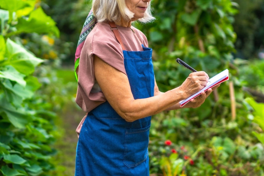 What is the 70/30 rule in gardening?